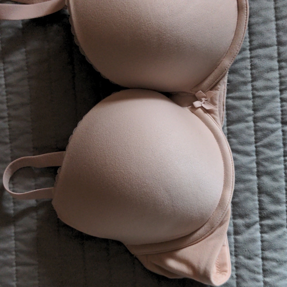 Torrid NWOT Nude Lightly Padded Plunge Bra, size 38B - Picture 5 of 7
